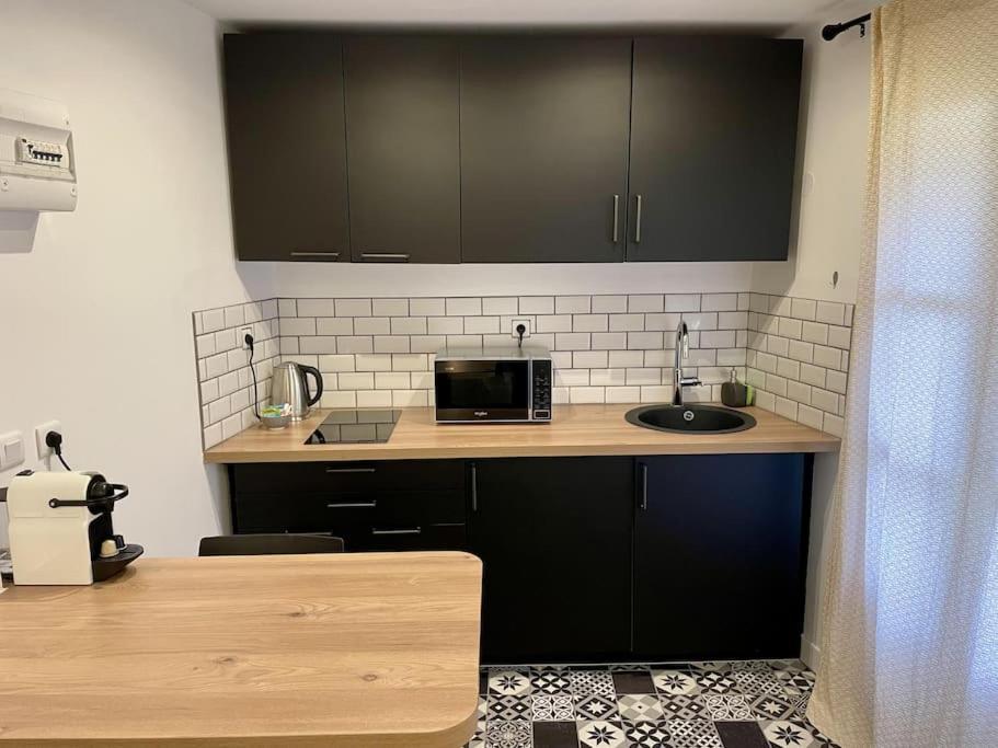 Le Moulin 3 - Appartement Tout Confort Centre Ville - Beziers - Wifi - Tv Connecte Luaran gambar